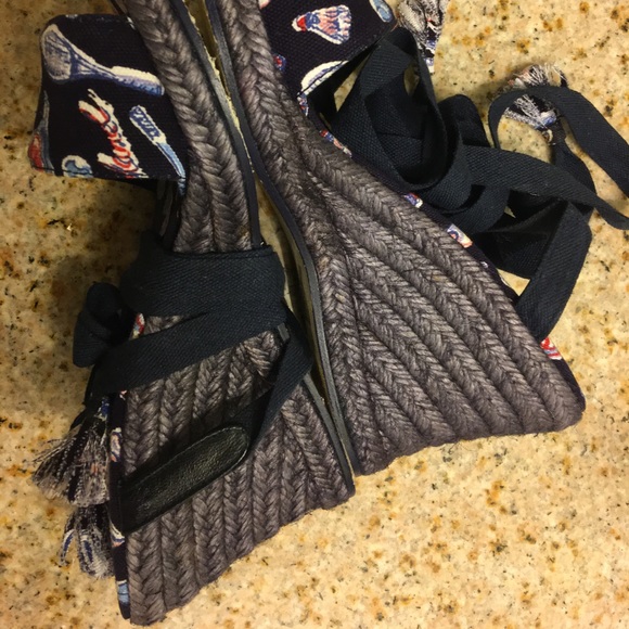 ❤️CHANEL❤️-SOLD - Picture 3 of 13